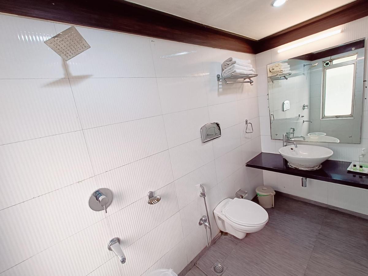 Rapid Lakme Executive