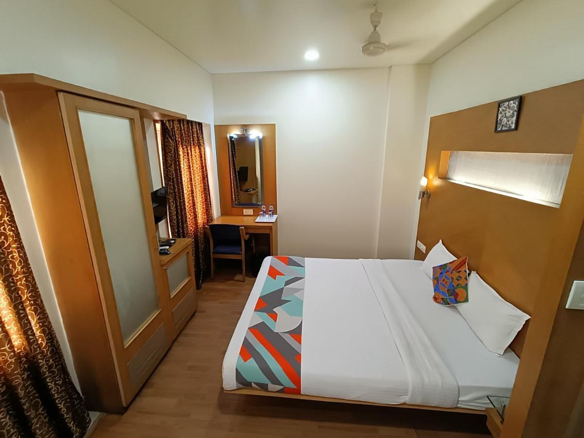 Rapid Lakme Executive 3* Pune